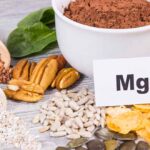 Alimento rico em magnésio com sementes e nozes.